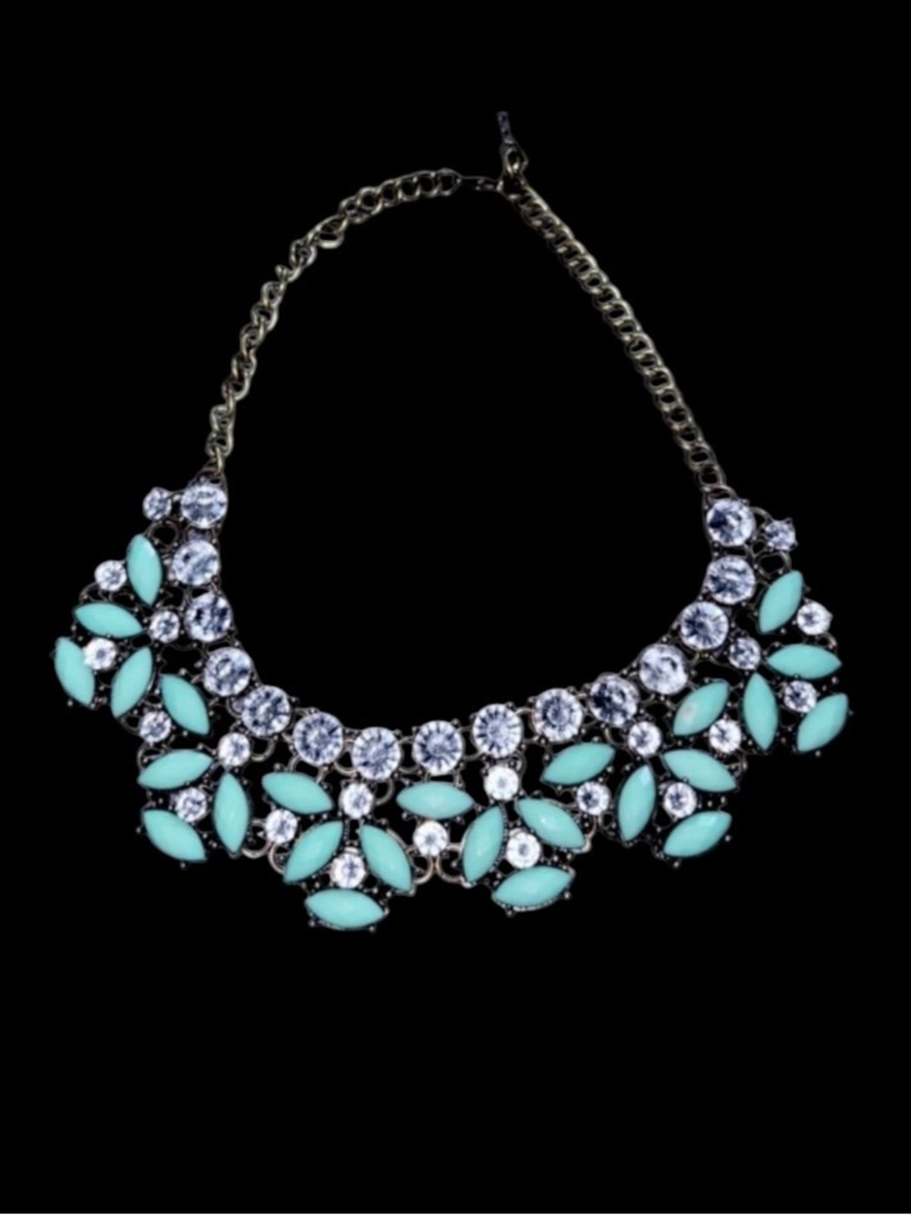 Elegant Mint/ Clear Statement Necklace in an adjustable Bronze toned setting NEW